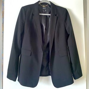 Black must have blazer